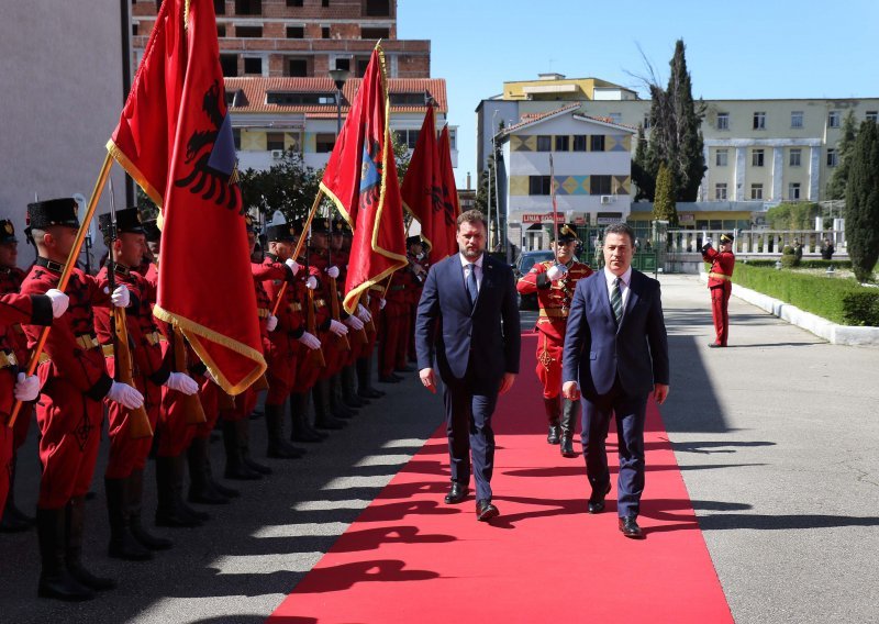 Banožić u Albaniji: Situacija pokazala kako je pridruživanje euroatlantskim integracijama od vitalne važnosti za zemlje Jugoistočne Europe