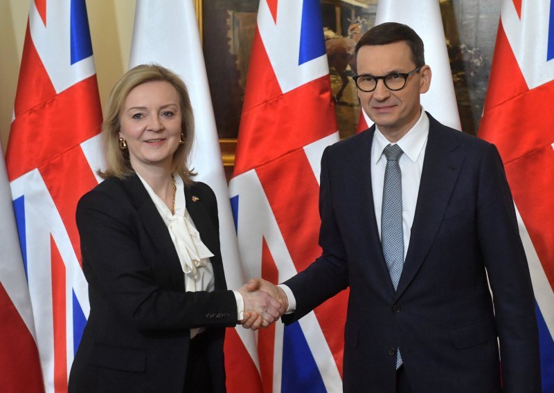 Velika Britanija zamrznula 350 milijardi dolara iz 'Putinove ratne blagajne'