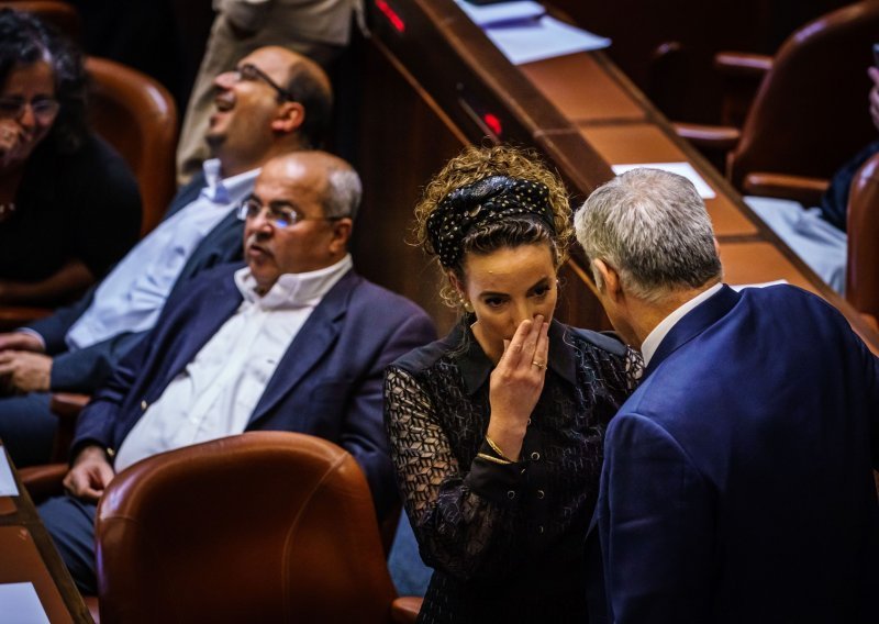 Ostavka izraelske zastupnice ugrozila Bennettovu većinu u parlamentu