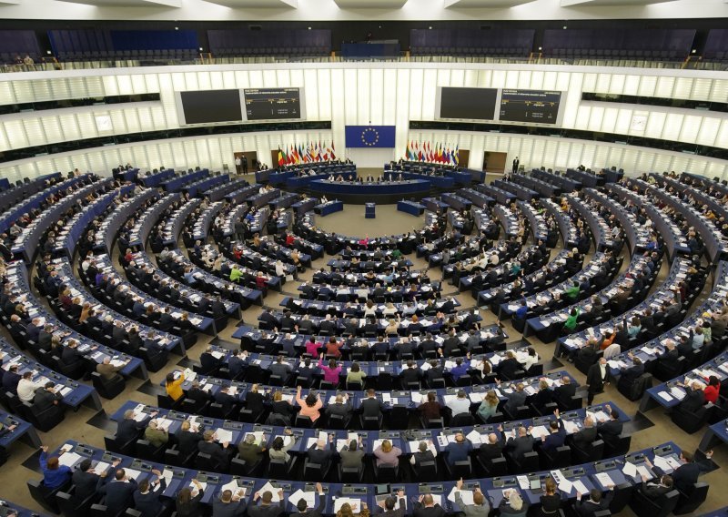 Europski parlament traži potpuni embargo na uvoz ruske nafte, ugljena, nuklearnog goriva i plina