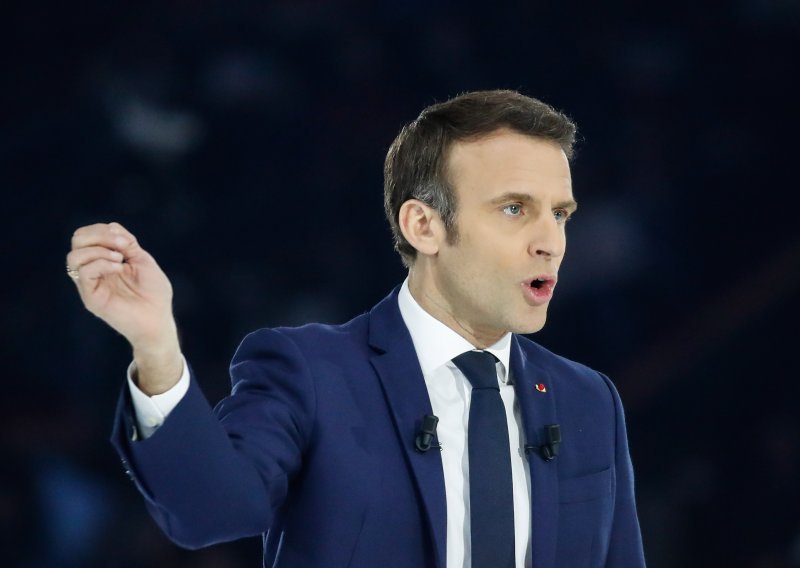 Macron žali zbog kasnog ulaska u predsjedničku utrku, Le Pen smanjuje razliku
