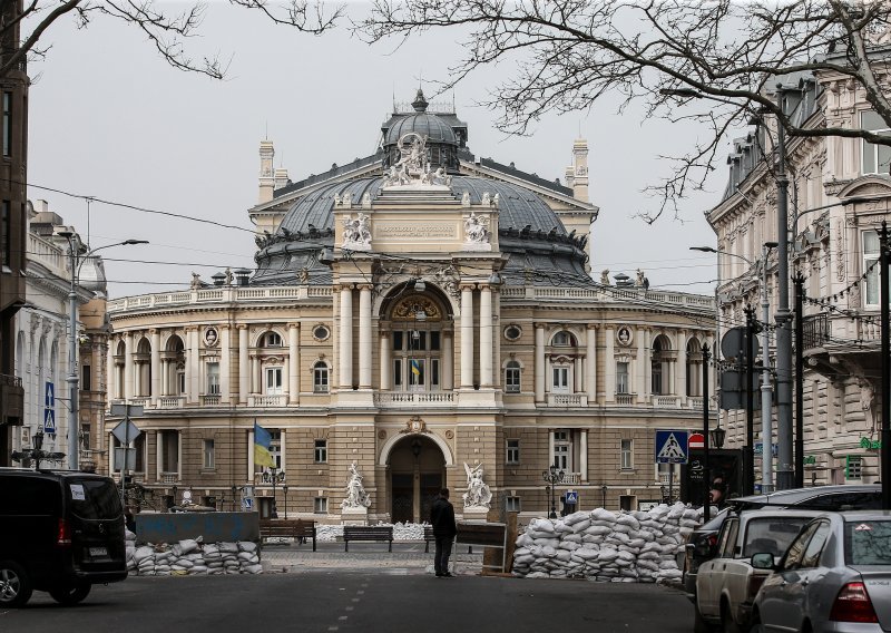 Policijski sat u Odesi od subote navečer do ponedjeljka ujutro; prijete raketni udari