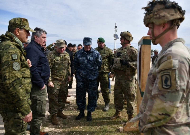 Milanović na vojnoj vježbi hrvatske i američke vojske na Premanturi