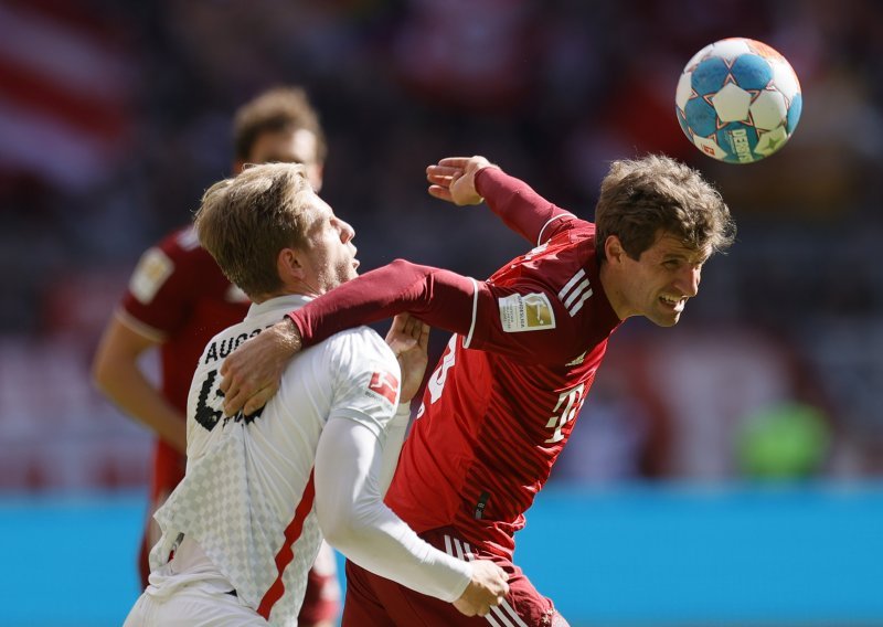 [FOTO] Bayern opet nije bio pravi, dugo se mučio s Augsburgom, a odluka je pala u završnici utakmice iz kaznenog udarca