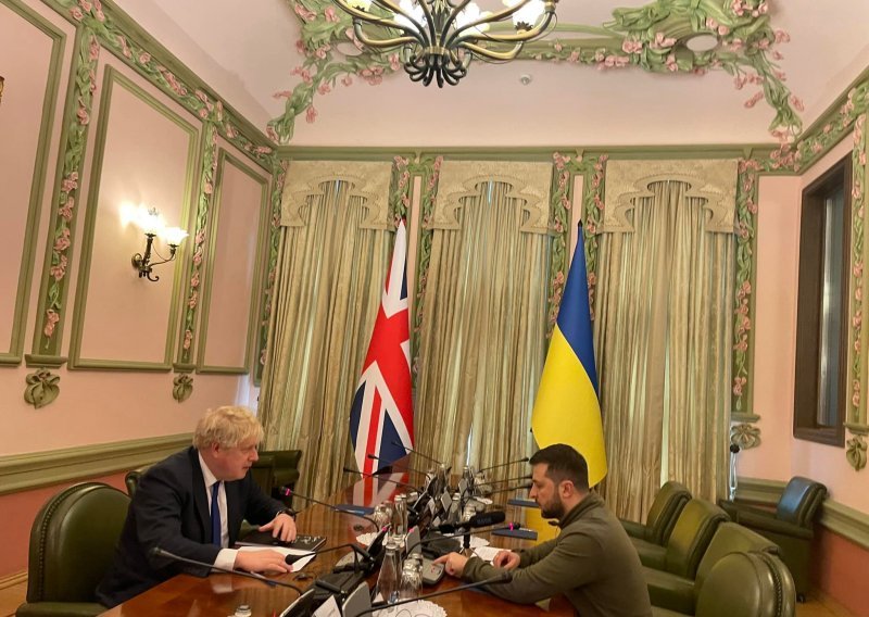 Boris Johnson u Kijevu na sastanku sa Zelenskijem