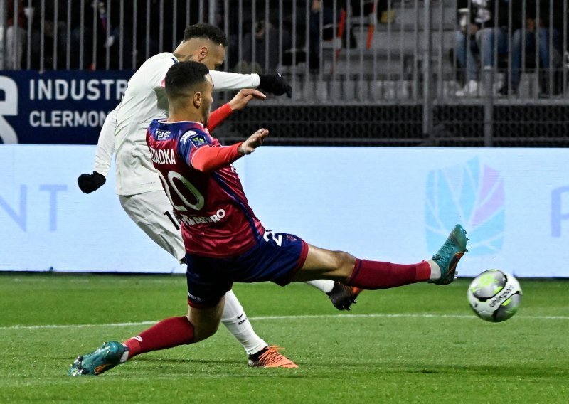 [FOTO] Raspoložene zvijezde PSG-a; hat-trick zabili i Kylian Mbappe i Neymar, a Lionel Messi upisao tri asistencije