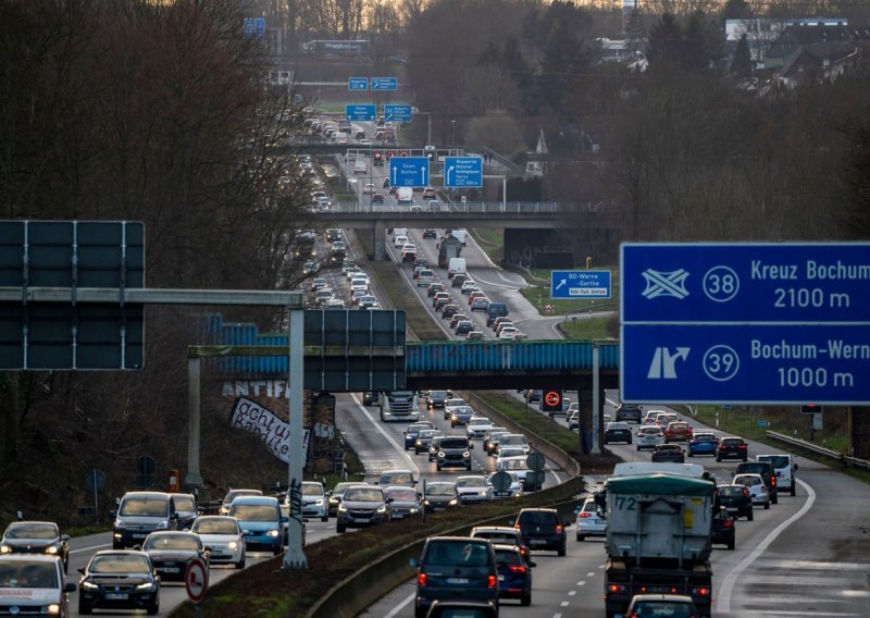Njemačka ipak odustala od ukidanja ograničenja brzine na autocestama, razlog je bizaran