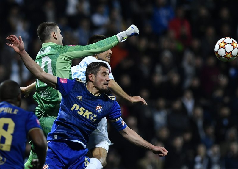 [VIDEO/FOTO] Dinamo je preokretom u samoj završnici utakmice pobijedio Rijeku; kapetan Ademi zabio je za veliko slavlje 'modrih'