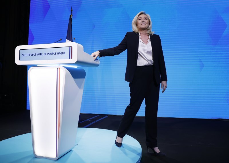 Marine Le Pen u prvom obraćanju: Uvest ću red u Francusku u roku od pet godina