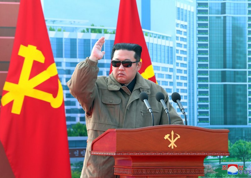 Sjeverna Koreja novim zakonom učinila nuklearno oružje 'nepovratnim'