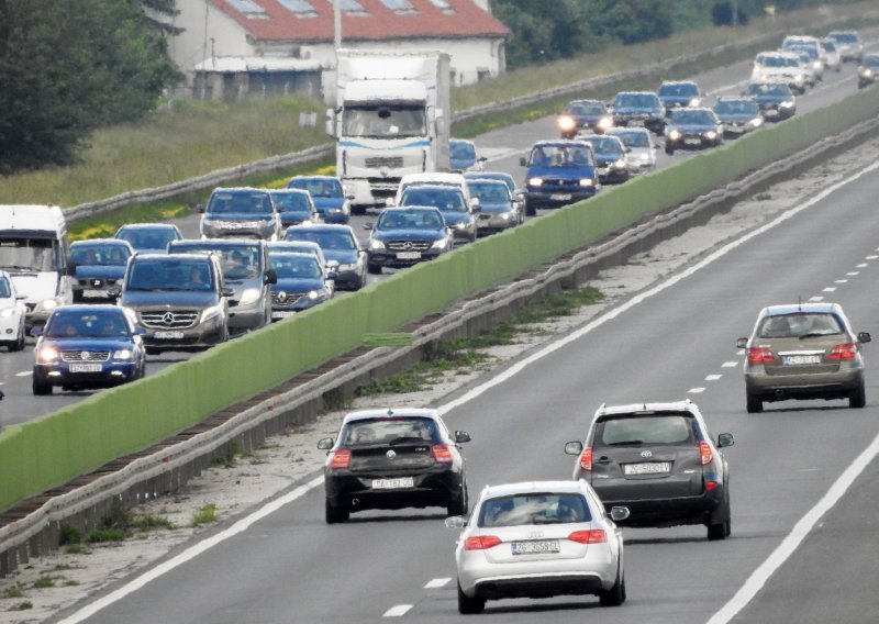 [FOTO] Prometne nesreće i gužve prema unutrašnjosti