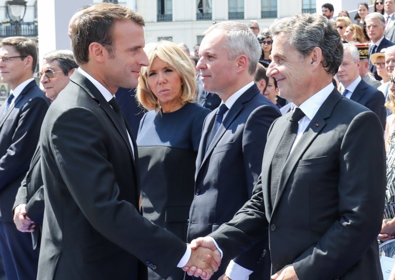 Bivši konzervativni francuski predsjednik Sarkozy podržao Macrona uoči drugog kruga
