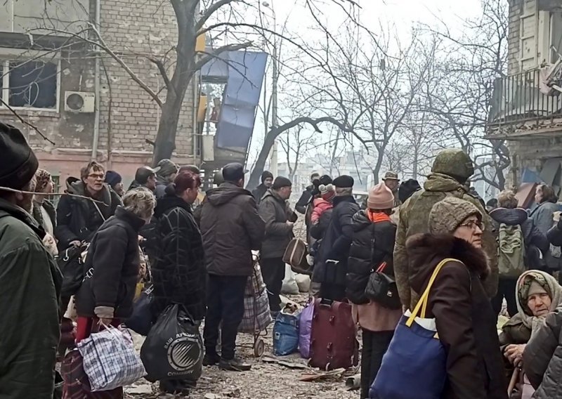 Više od 2800 civila evakuirano je iz istočne Ukrajine