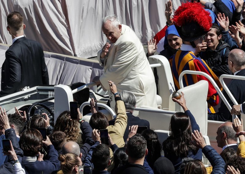 Papa osudio 'sile zla' u Ukrajini: Duboko smo uznemireni, sve to muči našu savjest