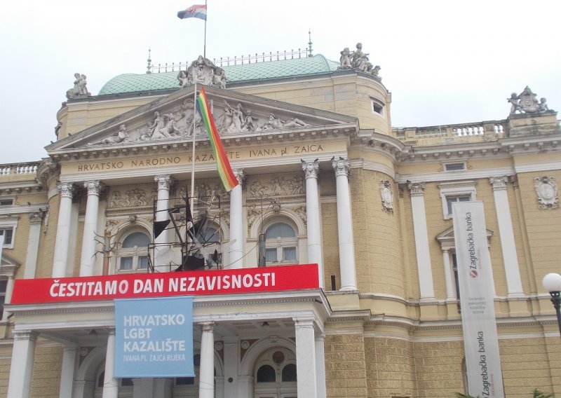 Frljić prekida raspravu s Lončar, na tužbu odgovara fotkom