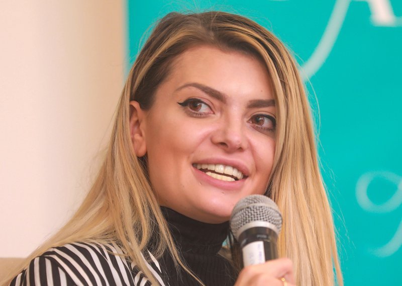 Kraljica transformacije: Ella Dvornik iznenadila novom frizurom, pišu joj fanovi: 'Najbolja do sad'