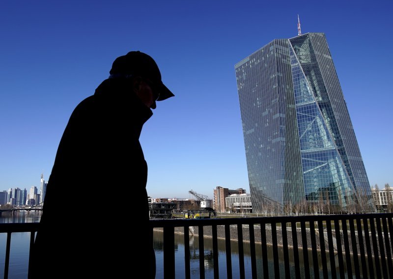 ECB želi pomoći zaduženim članicama eurozone kupnjom obveznica, uz uvjete