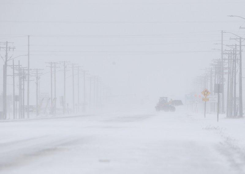 [FOTO] Nevjerojatni prizori: Rijetka proljetna snježna mećava pogodila Kanadu