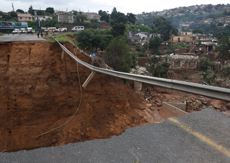 Poplave u Južnoafričkoj Republici: To je katastrofa golemih razmjera, nikada viđena u zemlji