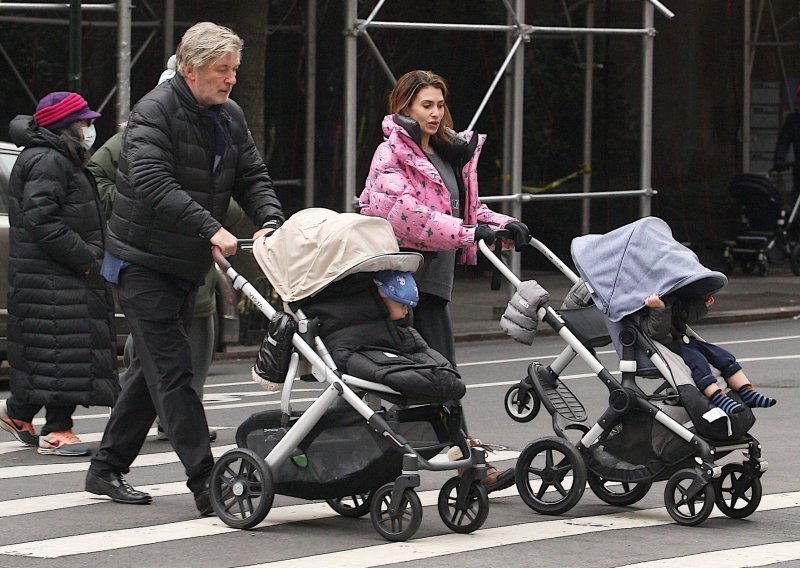 Evo što je Alec Baldwin poručio svima onima koji ga stalno pitaju zašto ima toliko djece