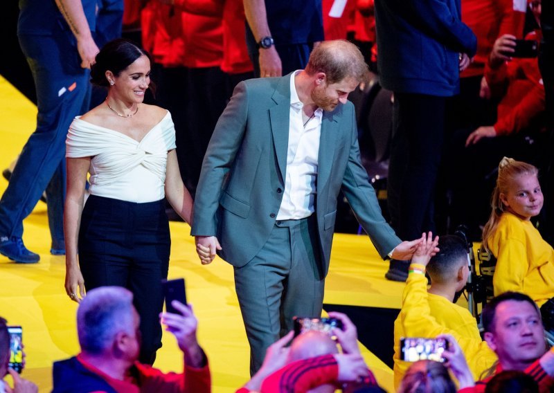 Nije se mogla suzdržati: Meghan Markle u svom je govoru bocnula kraljevsku obitelj