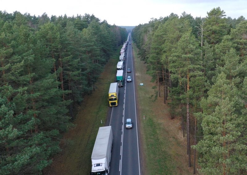 Kolona kamiona od 80 km na poljsko-bjeloruskoj granici zbog sankcija