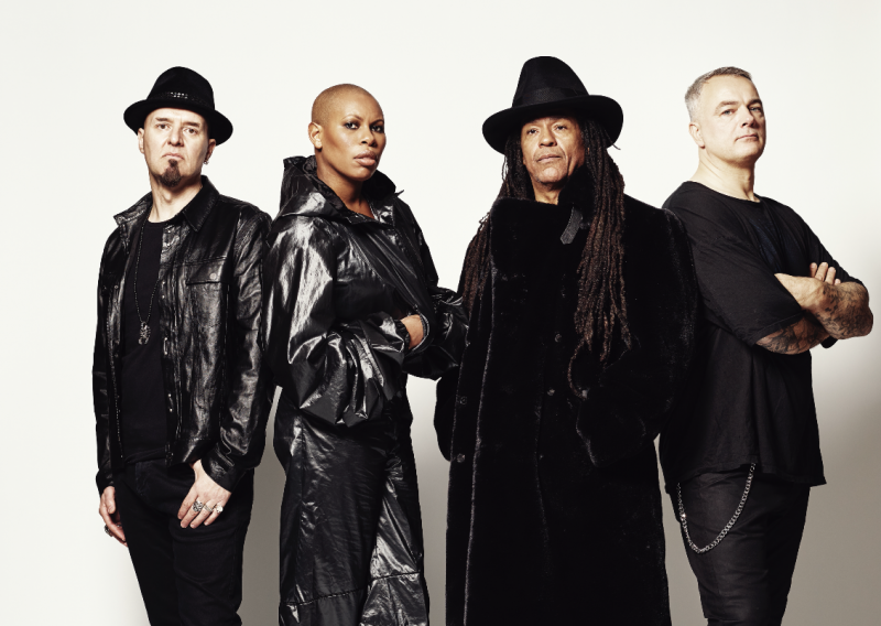 Mark Richardson, bubnjar benda Skunk Anansie: Pohlepni vođe govore jedno, a rade drugo. Uništavaju svijet u ime profita i oni su glavni problem koji moramo riješiti