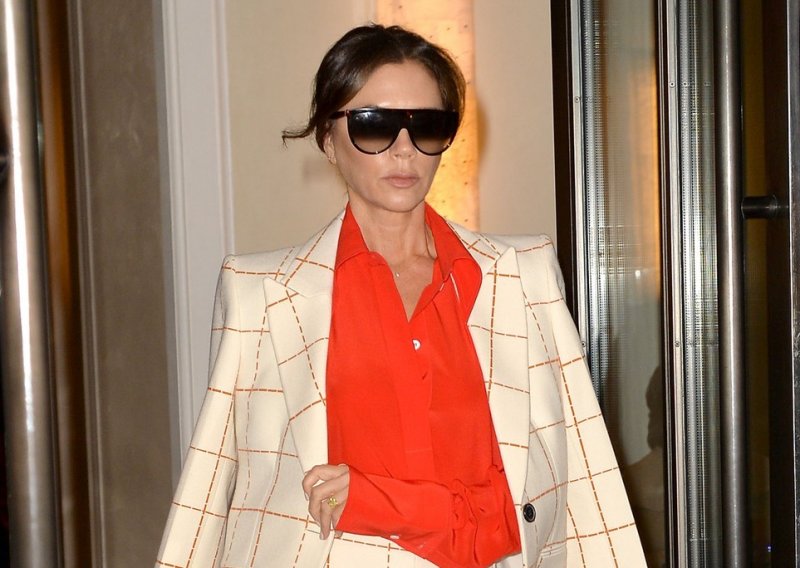 Victoria Beckham kune se u ovih sedam modnih komada koji su savršeni za proljeće