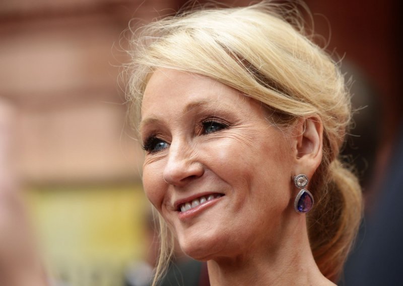 J. K. Rowling na udaru, traže da primi izbjeglice u svoje odaje