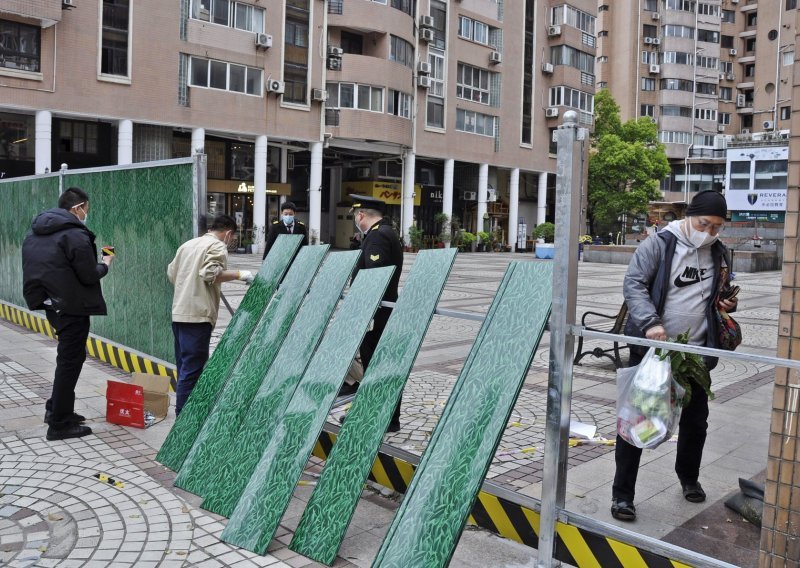 Kaos zbog strogog 'lockdowna' u Šangaju: Mladi protiv starih, negativni protiv pozitivnih...