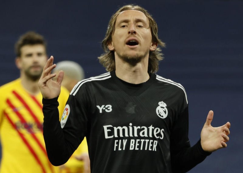 Trener Real Madrida Ancelotti donio važnu odluku koja je neke iznenadila: Luka Modrić neće igrati!