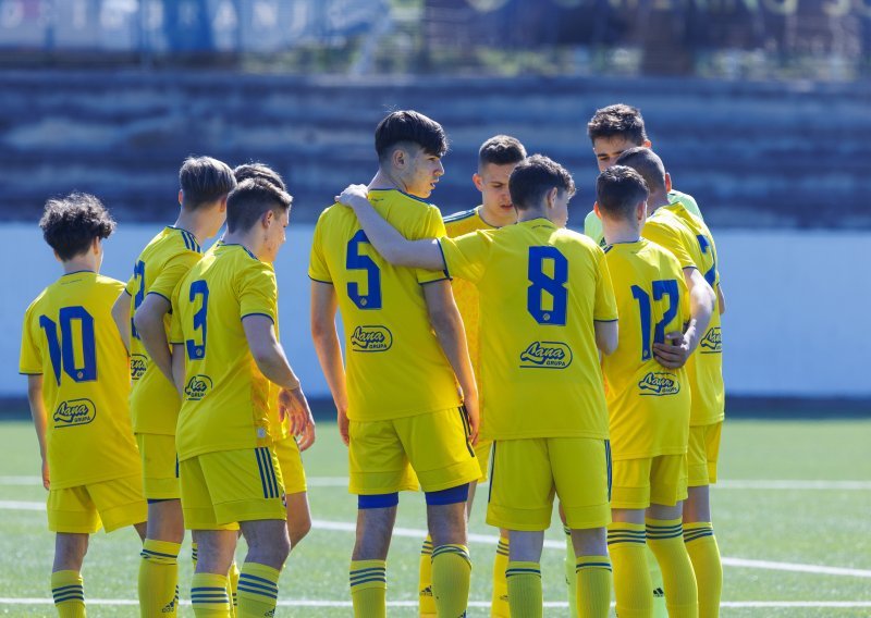 Pioniri Dinama na Poljudu izborili finale Kupa, a trener pobjedničkog sastava nije skrivao oduševljenje kako ih je veliki rival dočekao