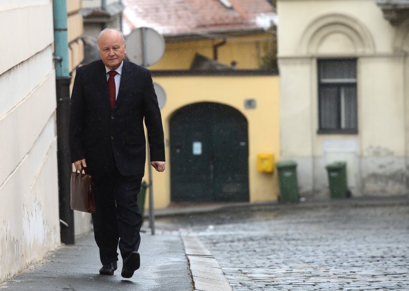 Kazne direktorima koji dužne tvrtke ne šalju u stečaj