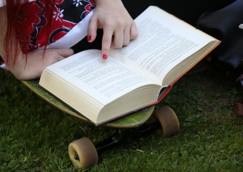 Nacionalna strategija za poticanje čitanja uz moto 'čitajmo da ne ostanemo bez riječi'