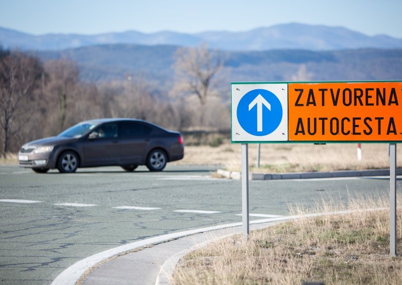 Zbog olujnog vjetra zatvorena A1 od Sv. Roka do Posedarja