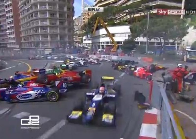 Start utrke u Monte Carlu pretvorio se u totalni kaos!