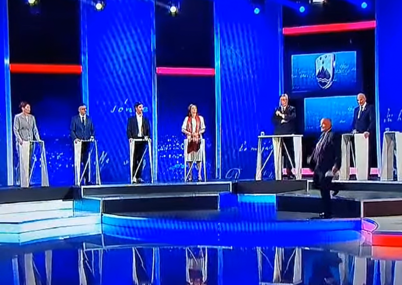 [VIDEO] Slovenska oporba napustila debatu na javnoj TV, a Zmago Jelinčić je baš žurio pa je pao: Pogledajte nezgodu