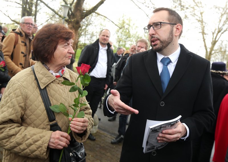 Tomašević: 'Zakonom treba zabraniti ustaški pozdrav i otkrivanje spomenika ustaškim žrtvama'