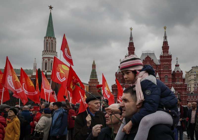 Ruski komunisti se okupili na glavnom trgu u Moskvi te izrazili podršku invaziji na Ukrajinu