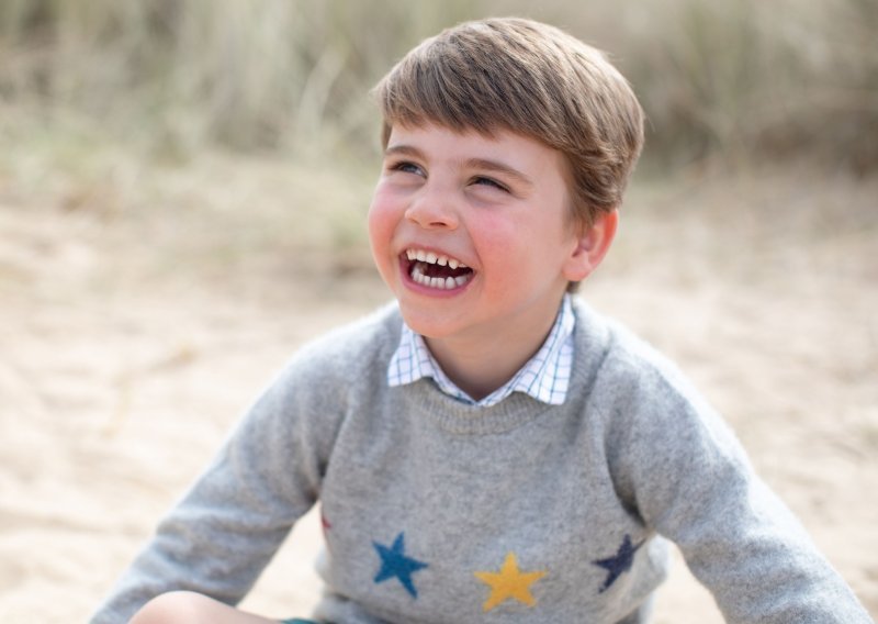 Princ Louis slavi četvrti rođendan: Mama Kate snimila je neodoljive fotografije, a maleni šarmer oduševio je obožavatelje