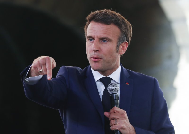 Francuzi u nedjelju izlaze drugi put na birališta; favorit Macron, pobjeda protukandidatkinje Le Pen šokirala bi Europu