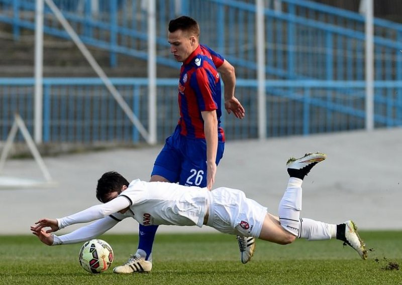 Hajduk zapucao penal, Zagreb ga kaznio s igračem manje!