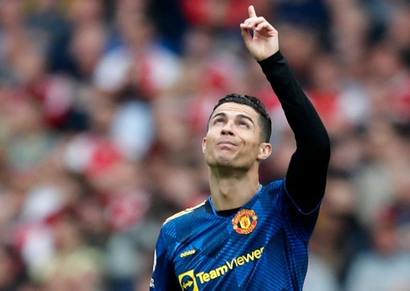[FOTO] Cristiano Ronaldo se vratio na teren nakon obiteljske tragedije, zabio je gol pa suznih očiju pogledao u nebo: Sine, ovo je za tebe...