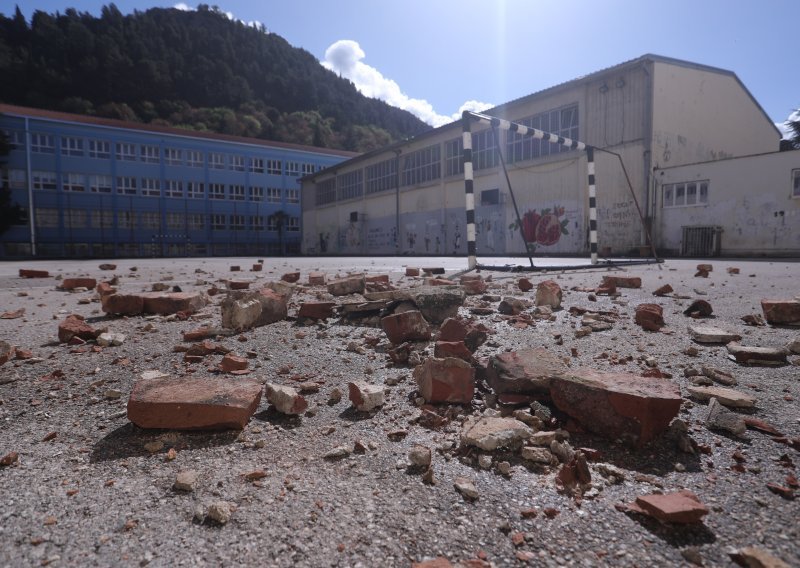 [FOTO] Civilna zaštita BiH objavila prvi izvještaj o šteti nakon potresa, evo koje je mjesto najviše stradalo