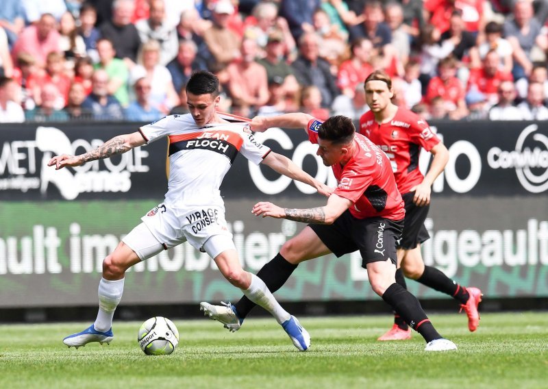 [FOTO] Petarda Rennesa iako je igrao s igračem manje; Lovro Majer dobio priliku do 64. minute