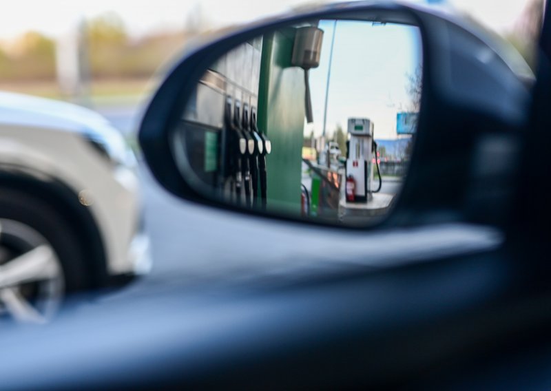 Ovako jutros izgledaju cijene na benzinskim postajama: Za tank benzina 31 kuna više, dizela 9,5