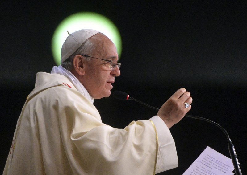 Papa pozvao da se ne osuđuju razvedene osobe