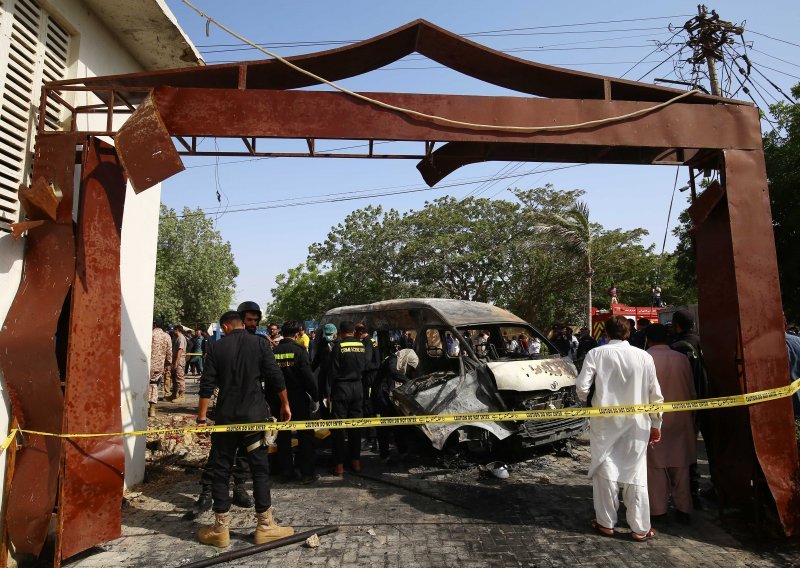 U samoubilačkom napadu u Pakistanu četiri žrtve, od kojih tri državljana Kine