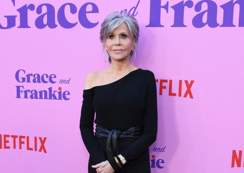 Nitko joj ne bi dao te godine: Legendarna Jane Fonda sve je zadivila izgledom u laskavom kombinezonu
