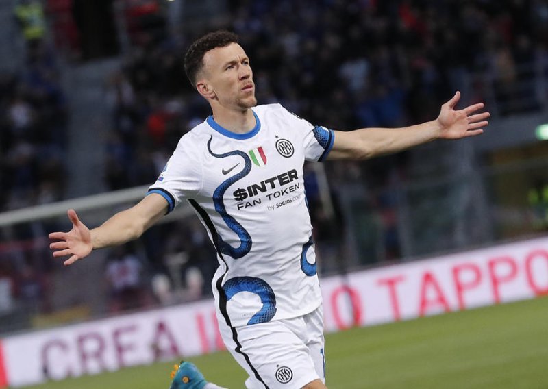[VIDEO/FOTO] Ivan Perišić zabio fantastičan gol, a onda 'asistirao' svom golmanu za nevjerojatan kiks i poraz Intera